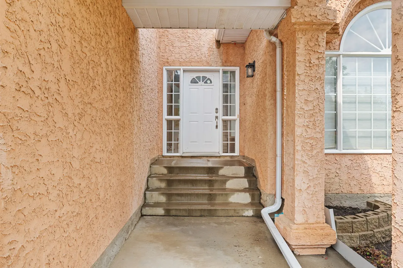Covered front entrance