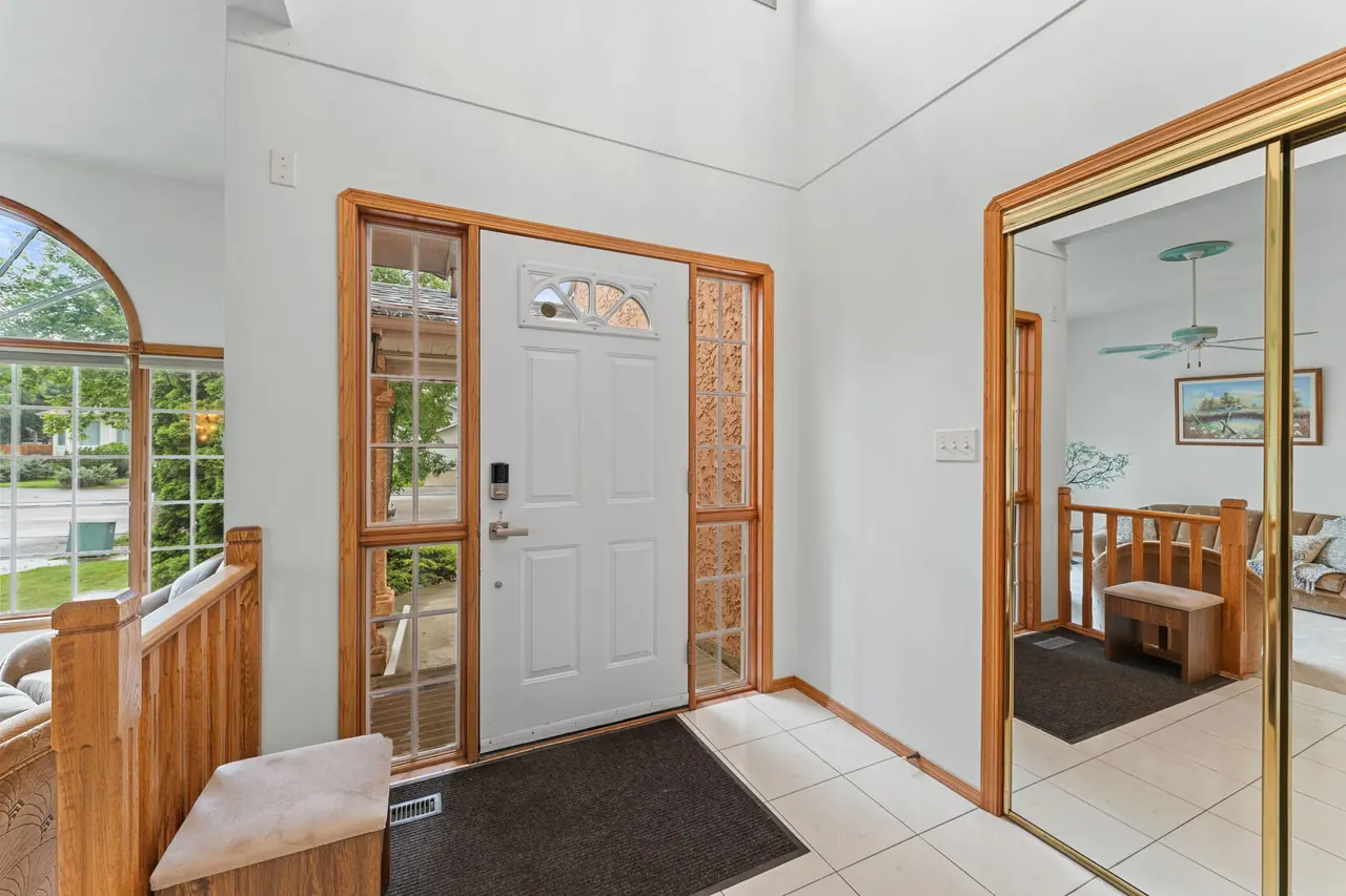 Front foyer and entry