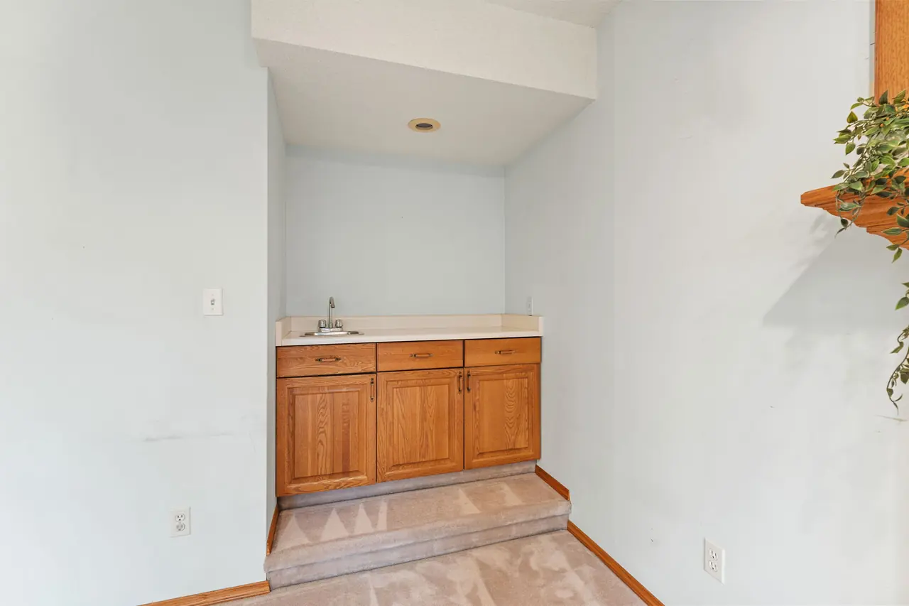 Wet bar beside the family room