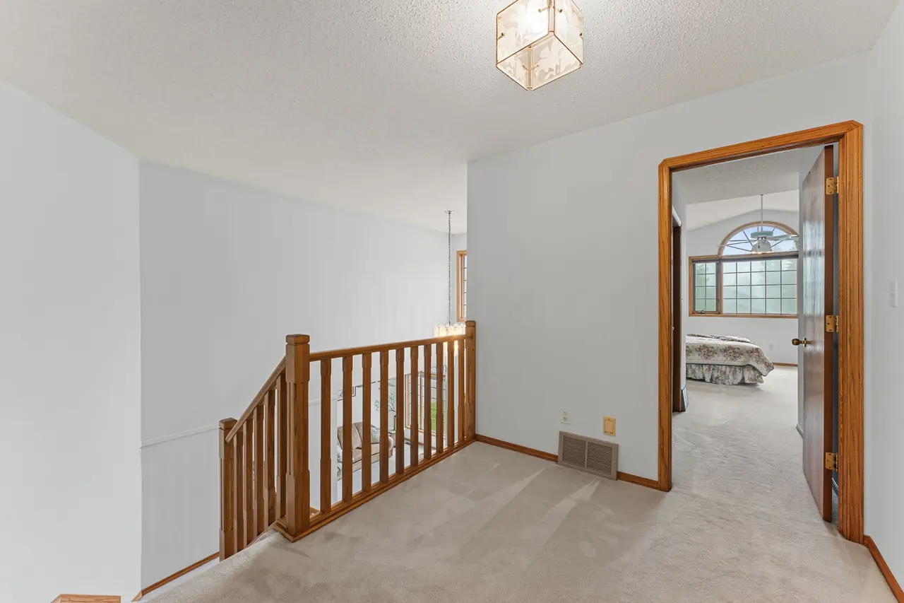 Upper-floor landing