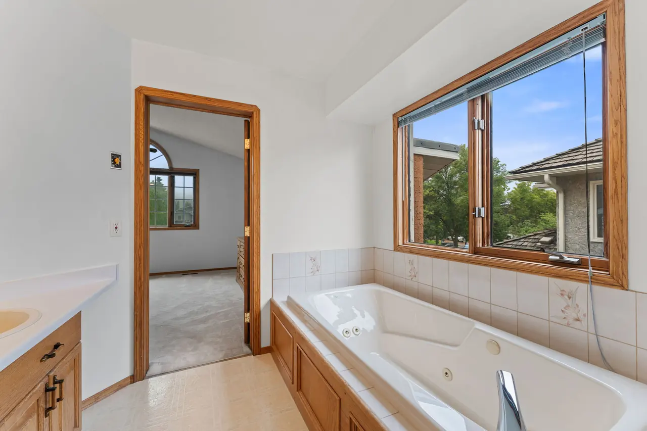 Primary ensuite jetted tub and window