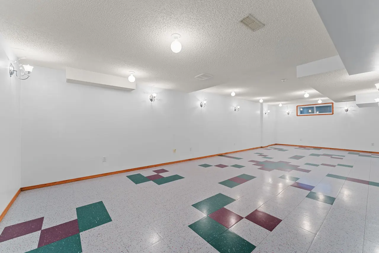 Fully finished recreation room